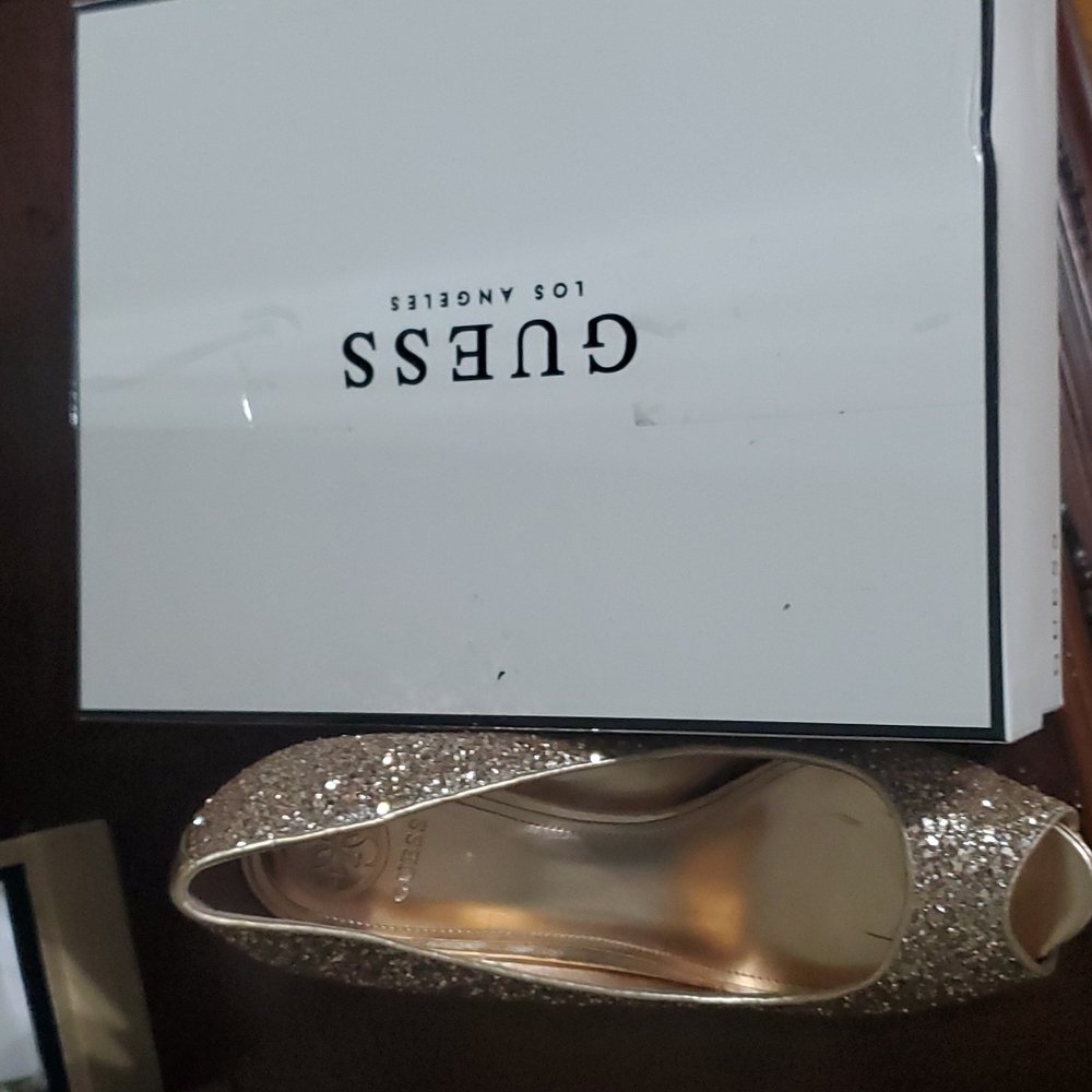 GUESS Shoes - Picture 5 of 7